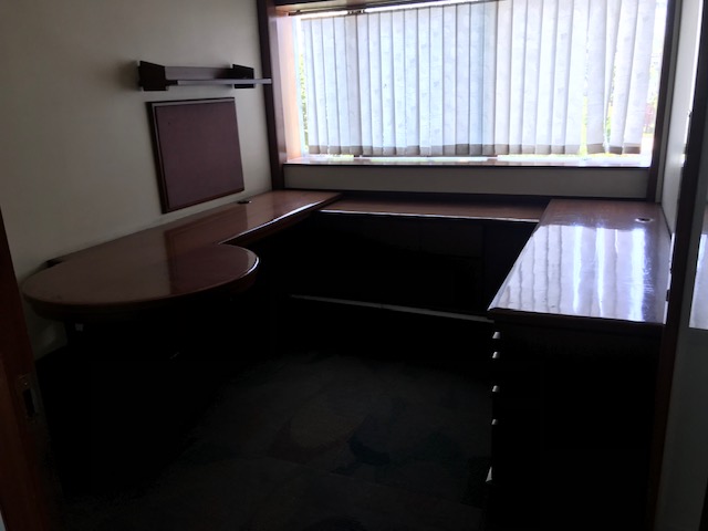 table Office Space available in mumbai