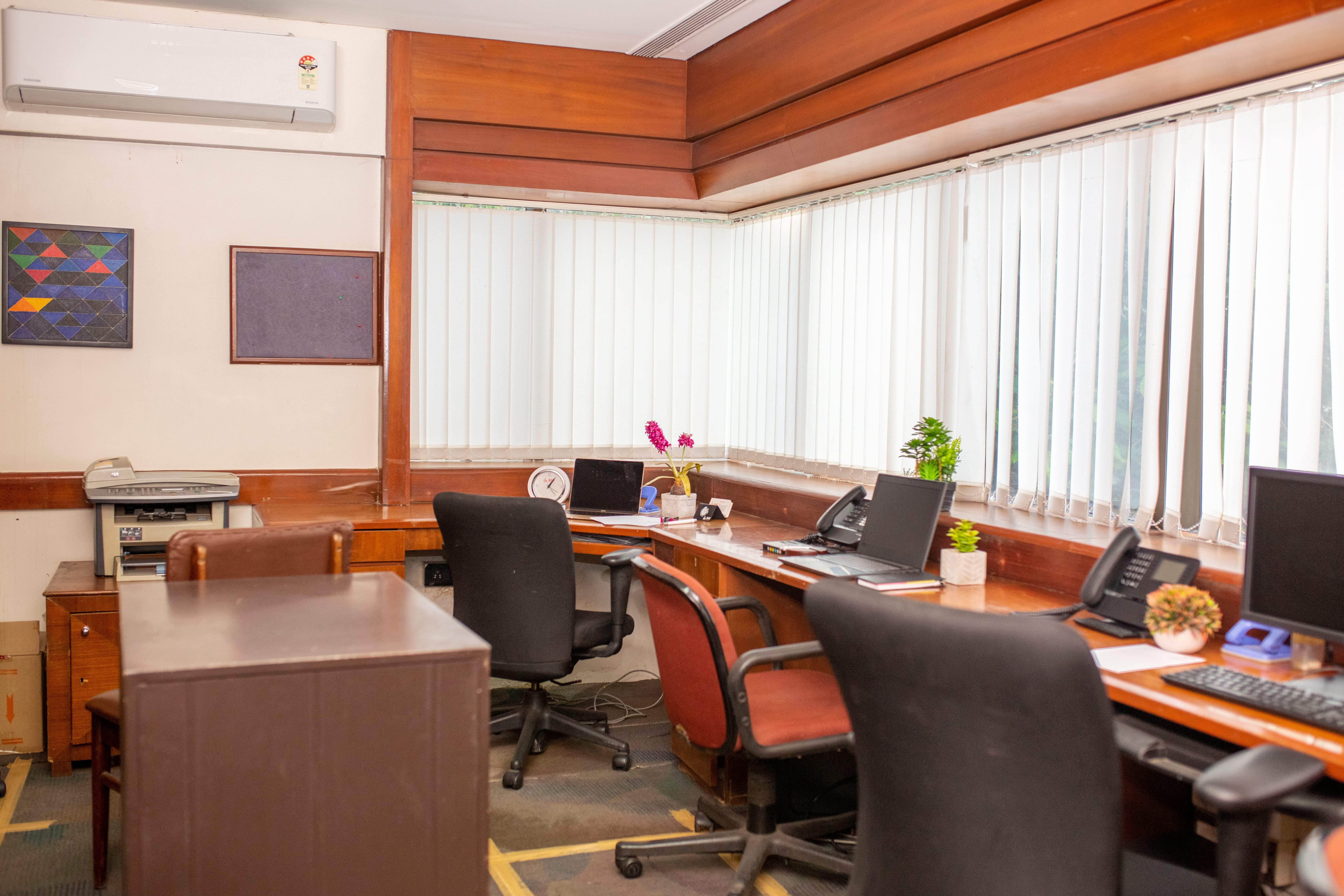 table Office Space available in mumbai
