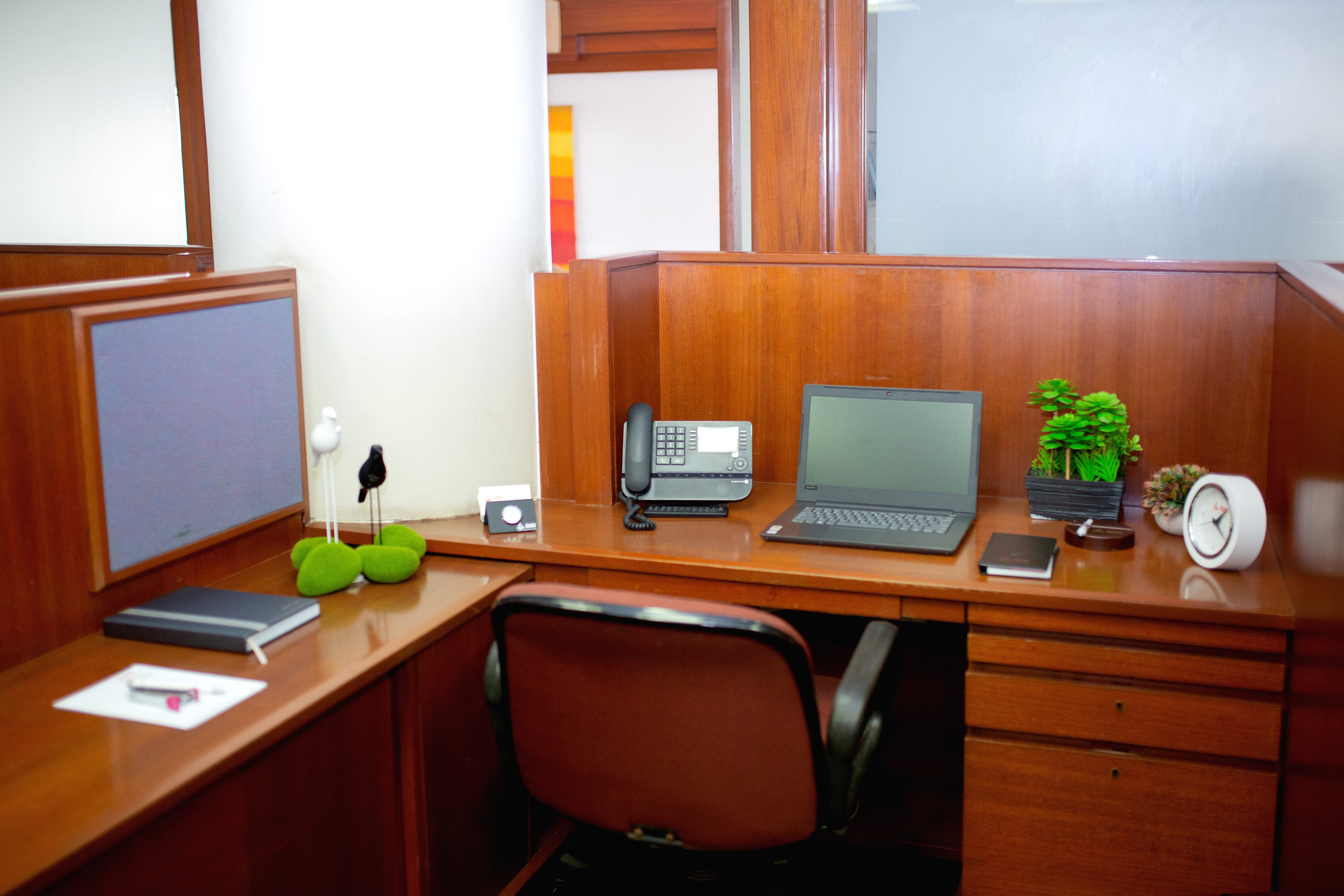 table Office Space available in mumbai
