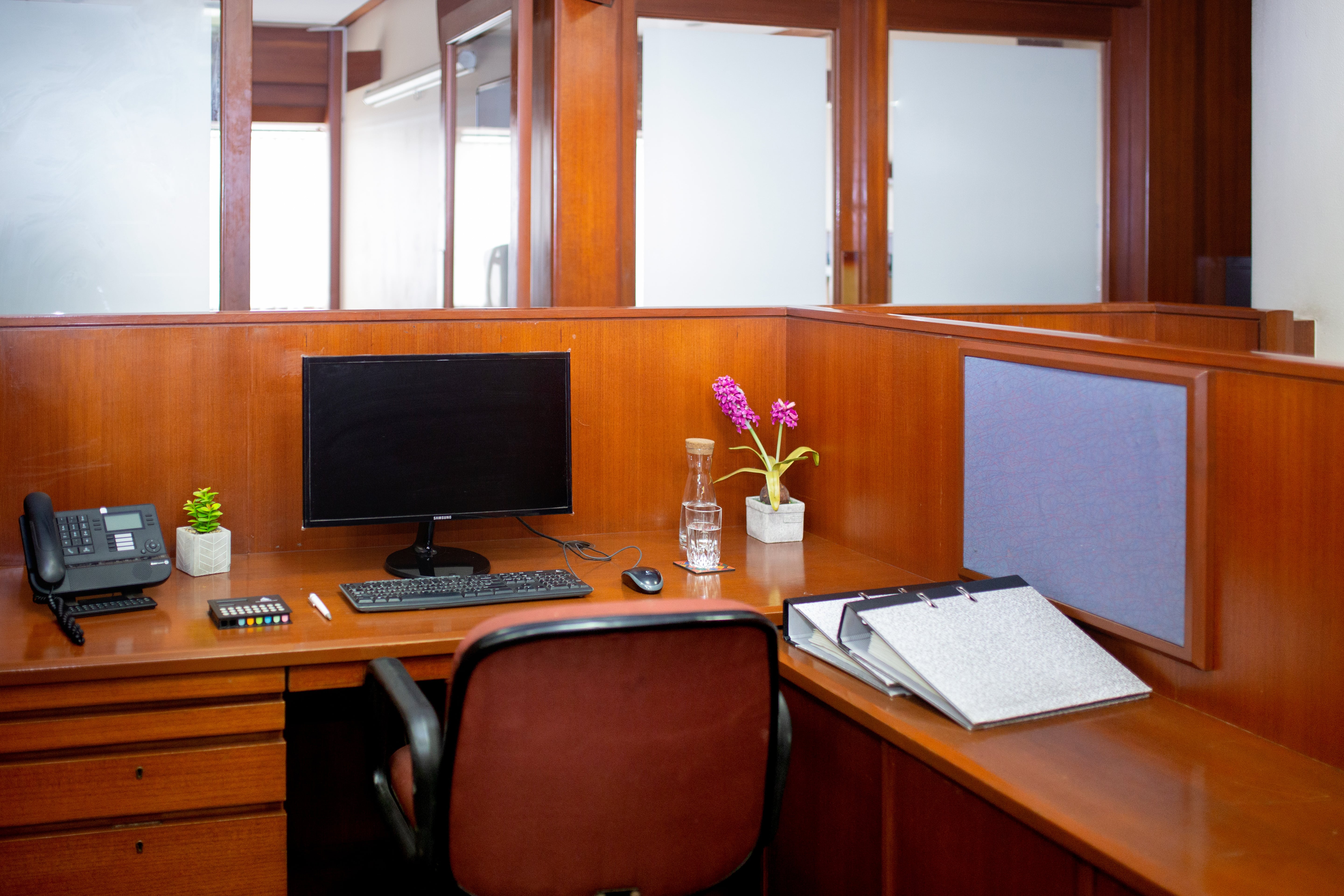 table Office Space available in mumbai