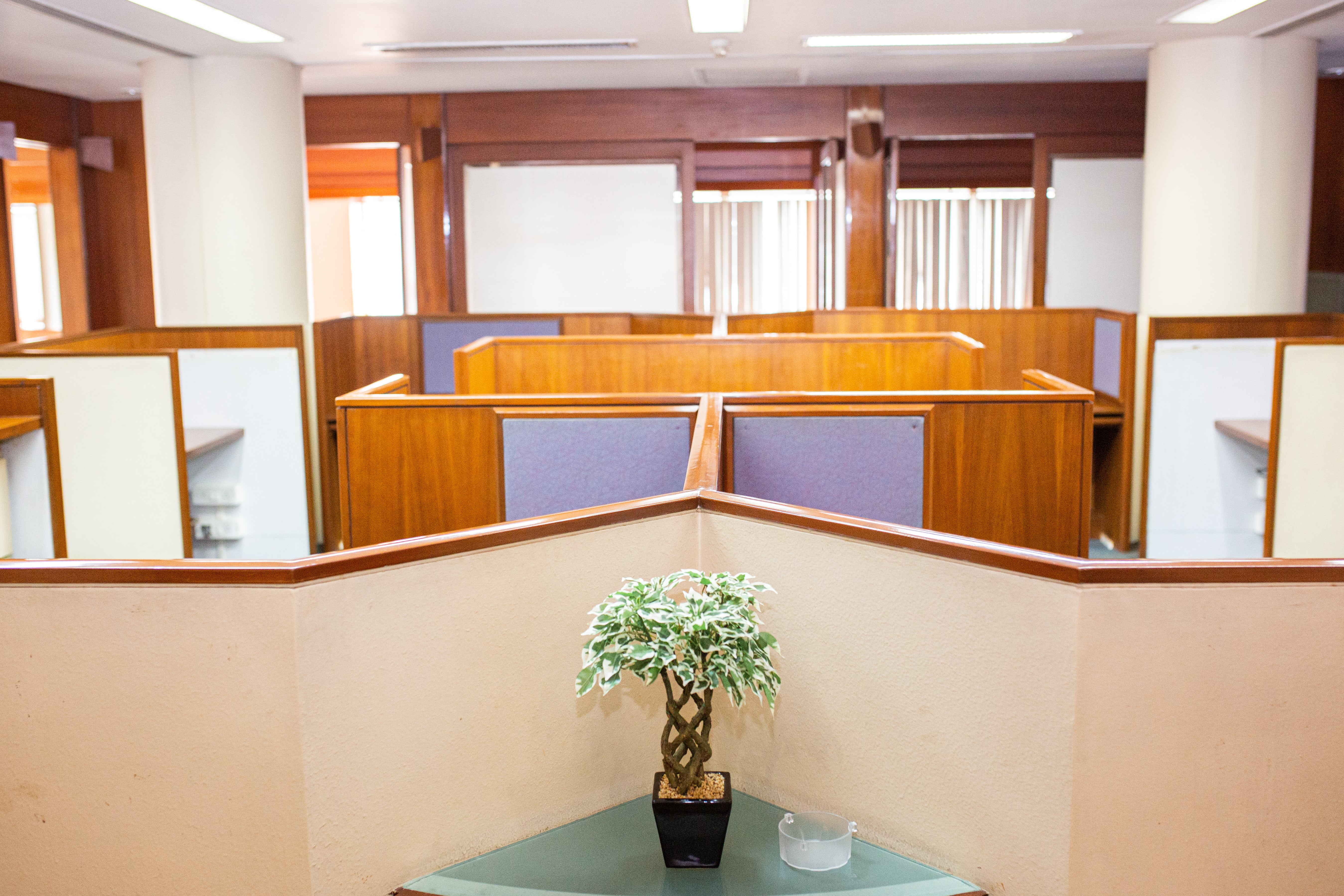 table Office Space available in mumbai