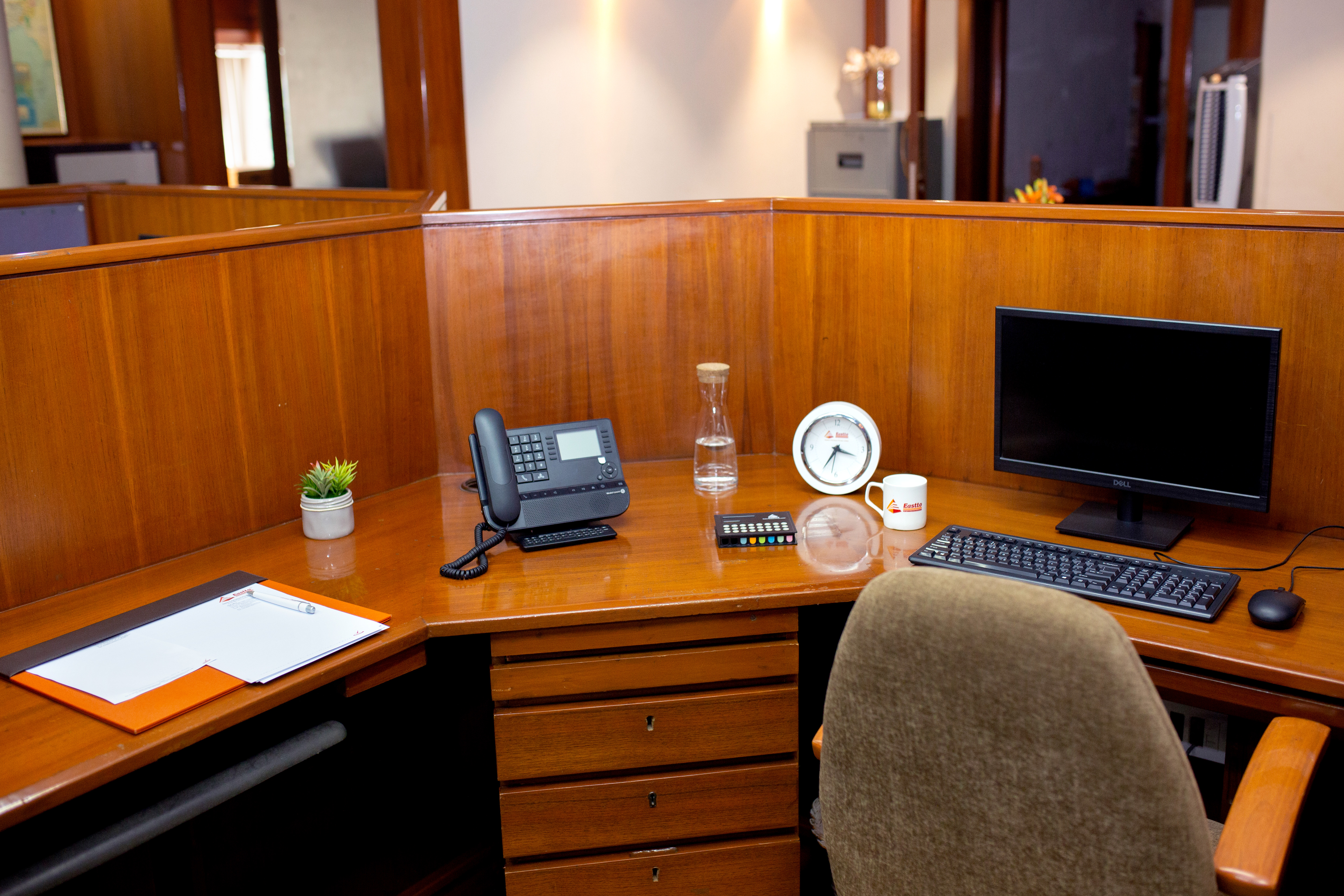table Office Space available in mumbai