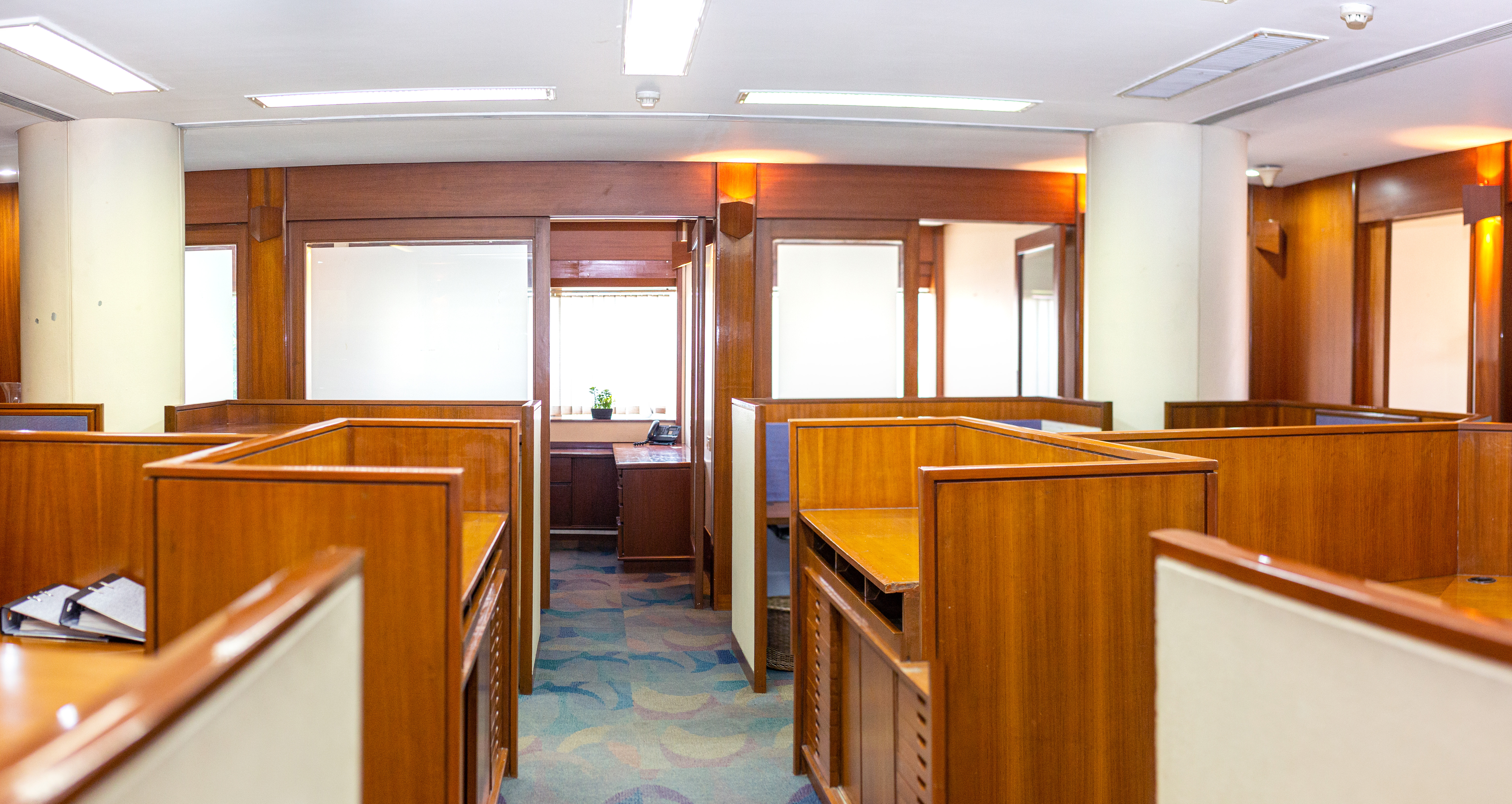 table Office Space available in mumbai