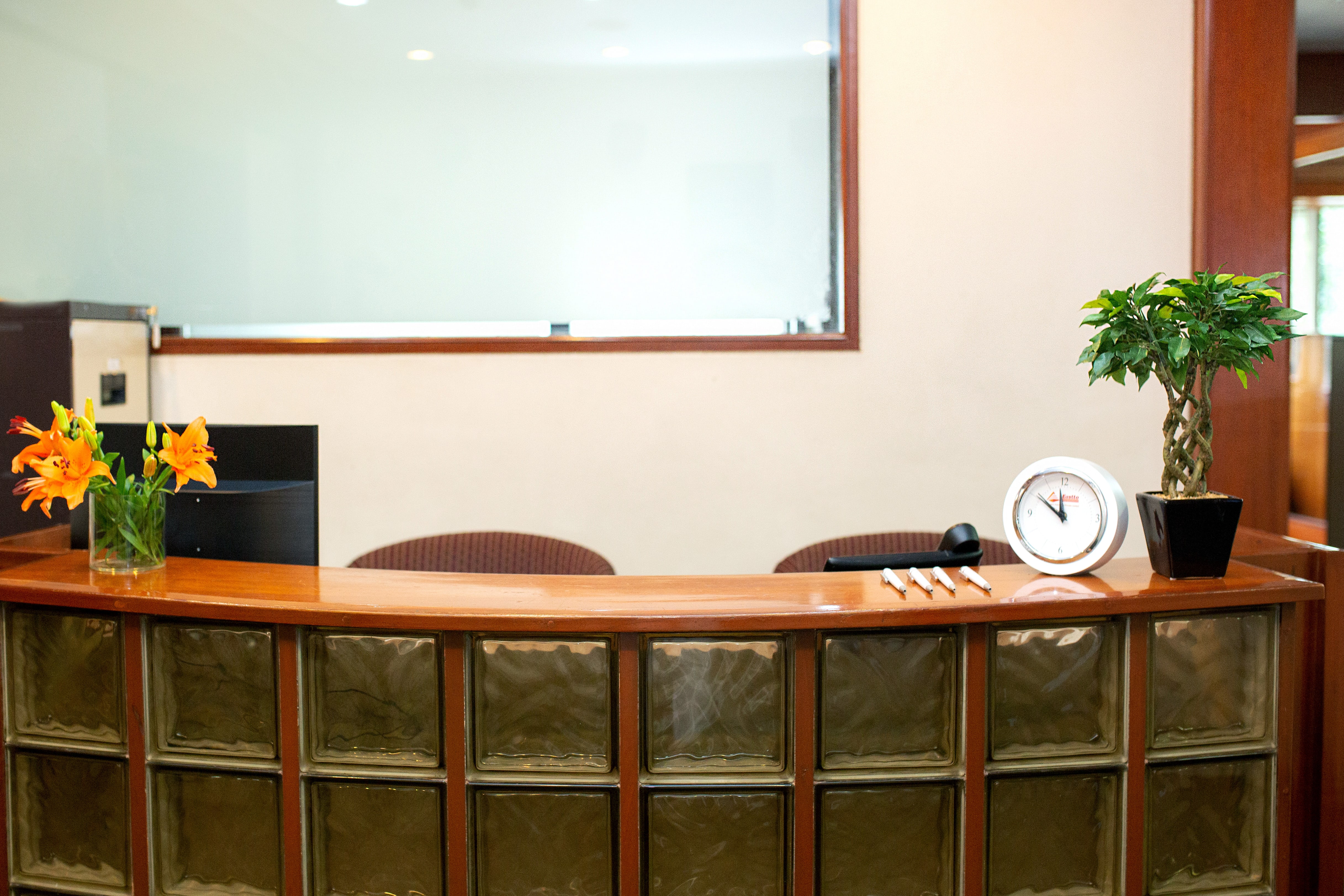 table Office Space available in mumbai