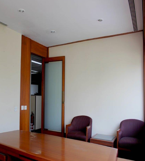 Individual chair Space available on rent in mumbai