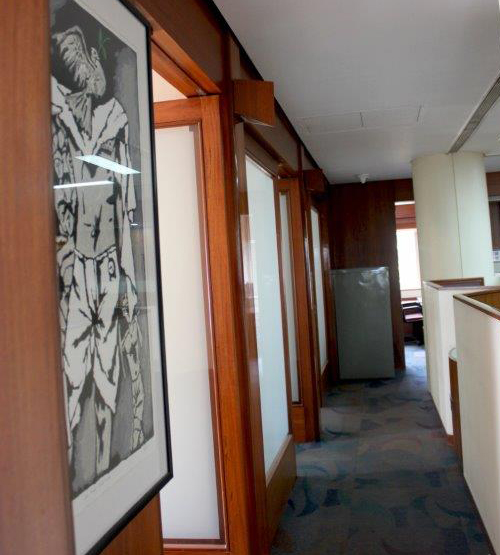 Individual chair Space available on rent in mumbai
