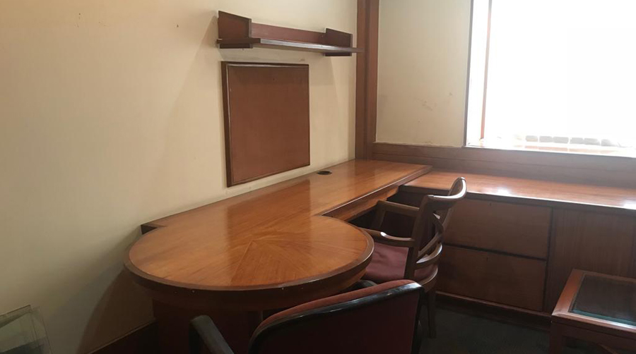 table Office Space available in mumbai