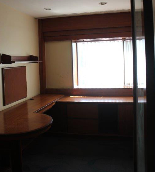 Individual chair Space available on rent in chembur